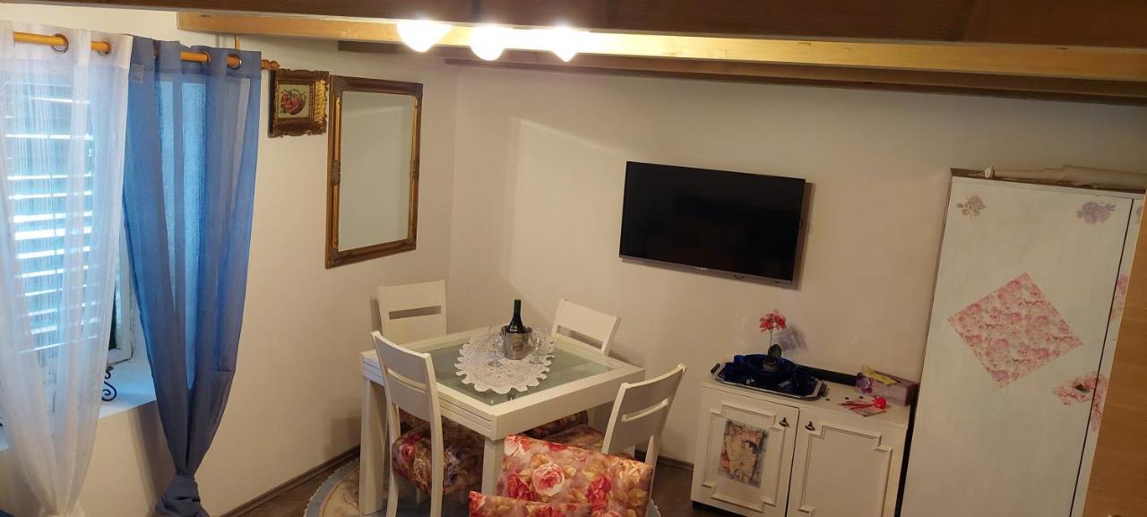 Apartment Rafin Dvor Vrsi